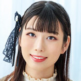 七尾あやは